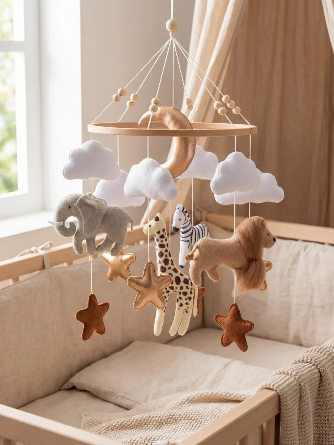 Mobile bébé en bois animaux savane